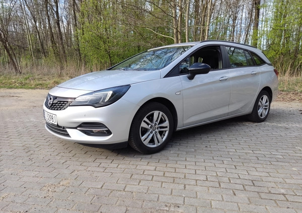 Opel Astra cena 58999 przebieg: 57000, rok produkcji 2021 z Sompolno małe 497